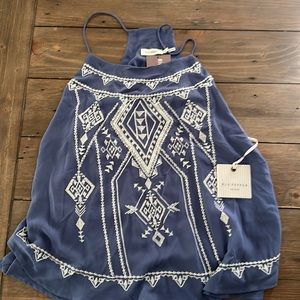 Blu Pepper embroidered top-size Large